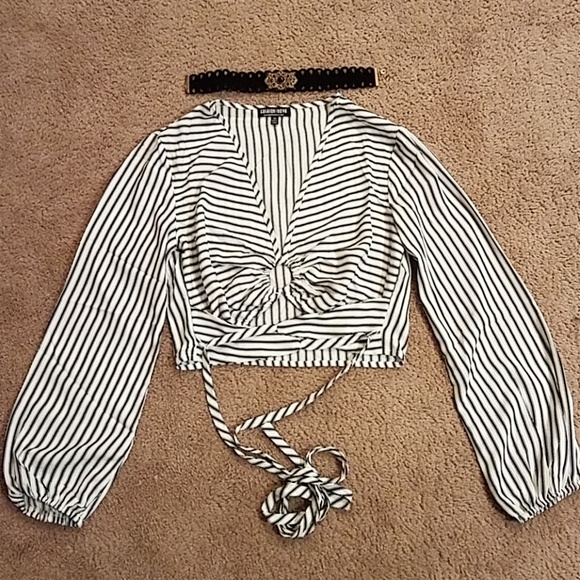 White and Black Top - Picture 2 of 6